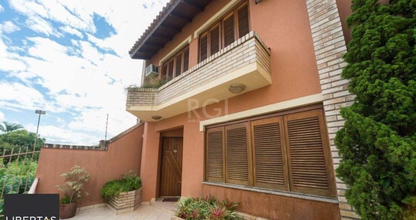 Casa Condominio para Venda - 240m², 3 dormitórios, sendo 1 suites, 3 vagas - Tristeza