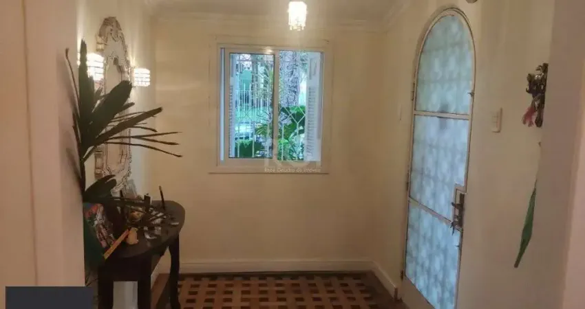 Casa para Venda - 205m², 3 dormitórios, sendo 1 suites, 2 vagas - Santo Antonio