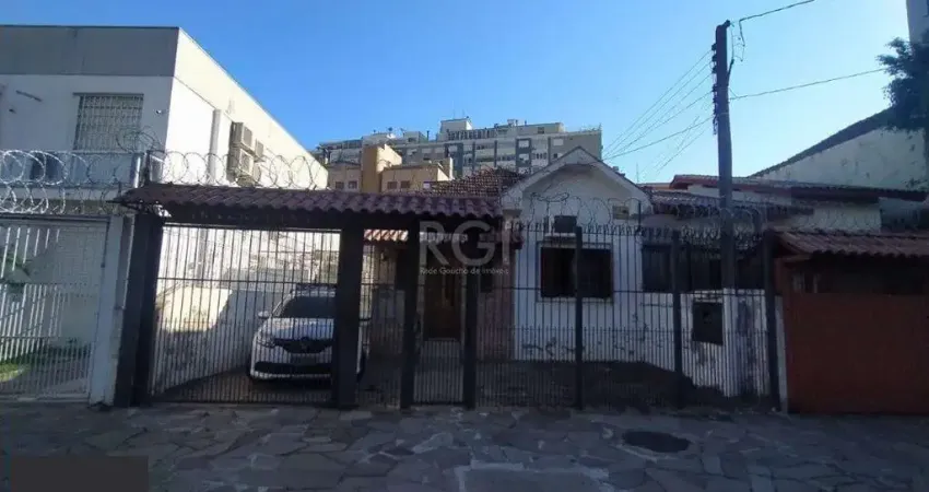 Casa para Venda - 185m², 3 dormitórios, 5 vagas - Menino Deus