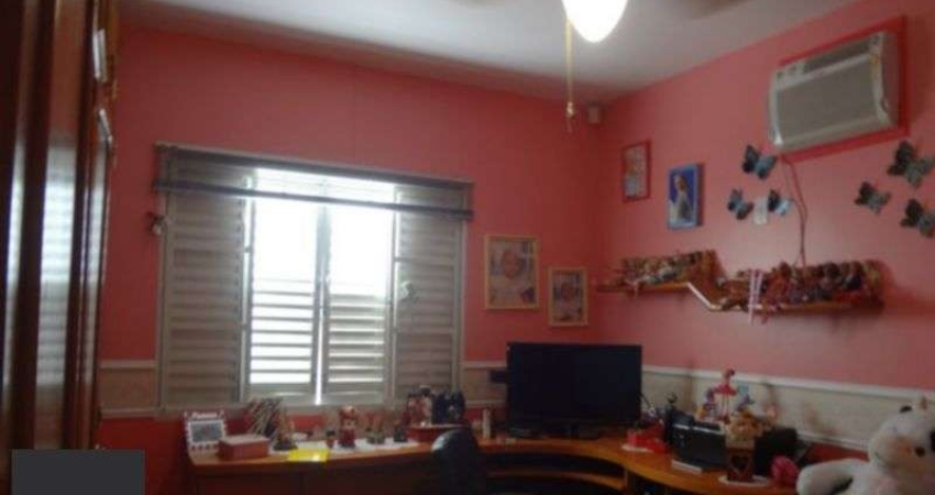 Casa com 3 quartos à venda na Rua Doutor Raul Moreira, 790, Cristal, Porto Alegre