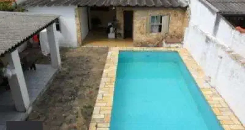 Casa para Venda - 270m², 5 dormitórios, sendo 1 suites, Guarujá