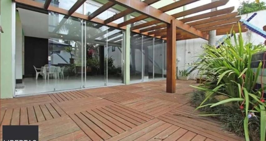 Casa alto padrão no Partenon, de 6 dormitórios e 4 vagas