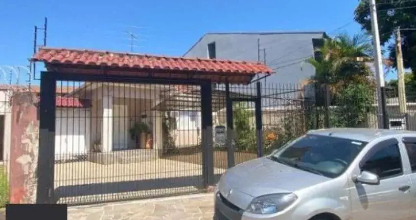 Casa 4 dormitórios I vaga 8 carros I Bairro Camaquã