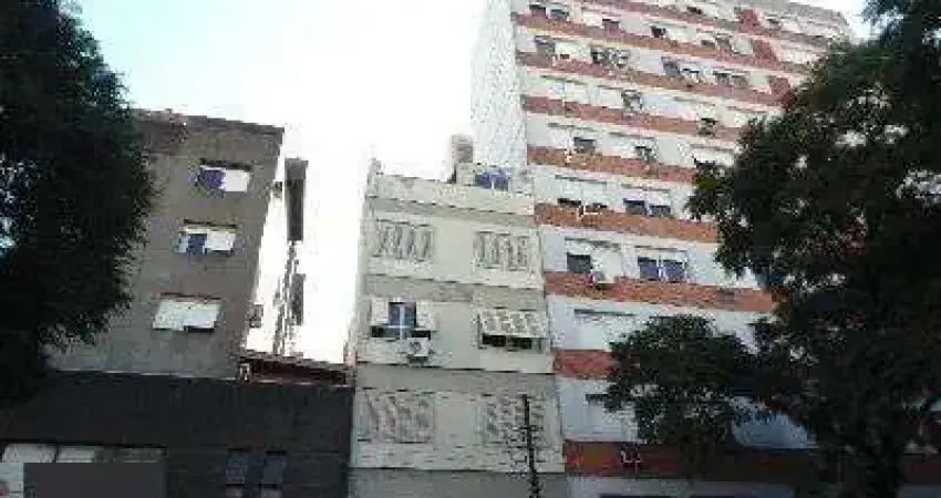 Apartamento de 1 dormitório, REFORMADO - Cód. RP342815
