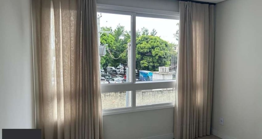 Apartamento com 3 quartos para alugar na Rua Padre Alois Kades S J, 500, Vila Ipiranga, Porto Alegre