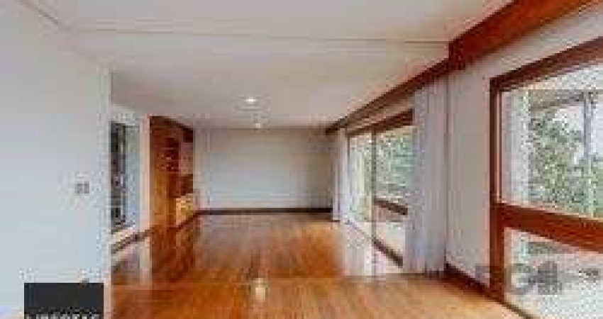 Vende-se amplo apartamento 3 quartos 2 vagas 4 banheiros - 200m² - Auxiliadora