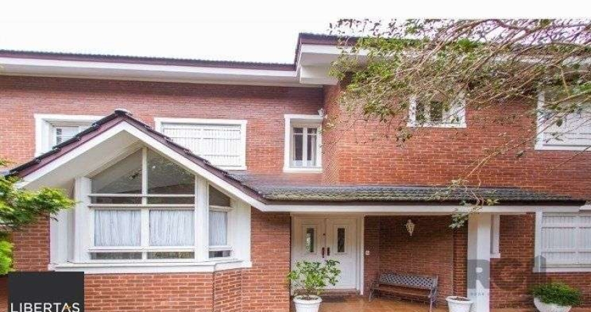 Casa à venda com 4 dormitórios, 372m² e 4 vagas