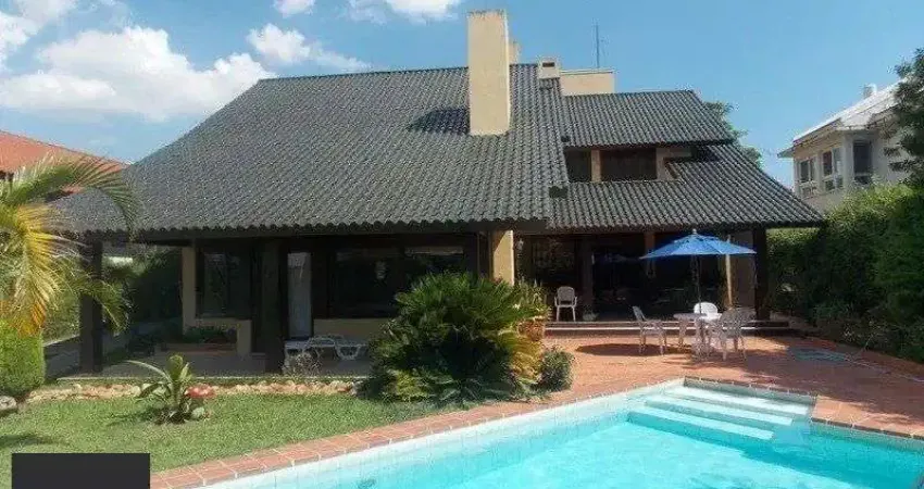 CASA EM CONDOMÍNIO DE ALTO PADRÃO