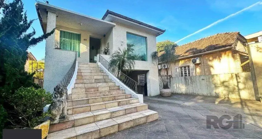 Casa comercial ou residencial com 14 vagas próxima á av. Teresópolis