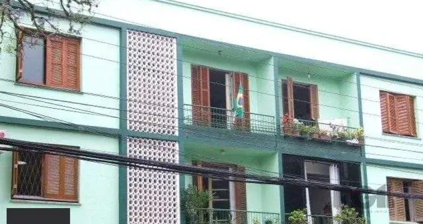 Apartamento de 2 dormitórios, mais 1 quarto de empregada, próximo a av. Teresópolis