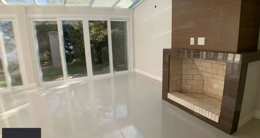 Casa Condominio para Venda - 343m², 3 dormitórios, sendo 3 suites, 2 vagas - Tristeza