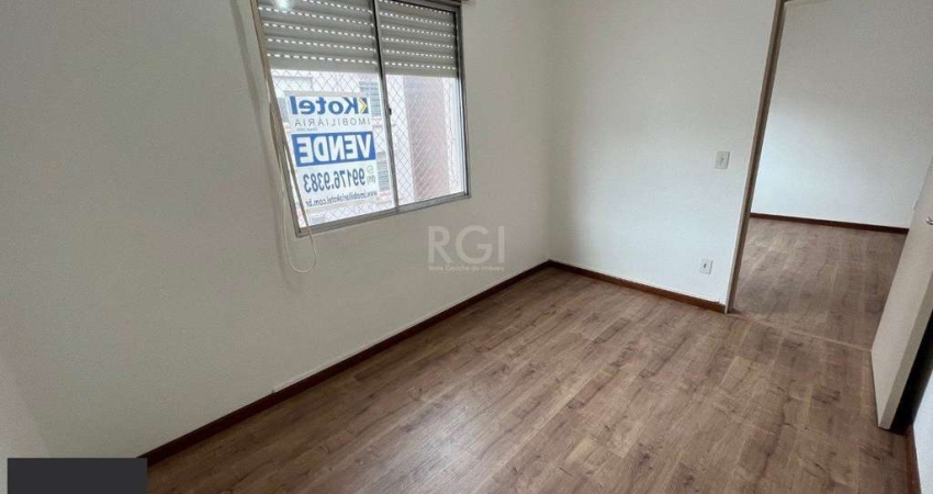 Apartamento de um dormitório no condomínio Piratini com uma vaga de garagem escriturada.