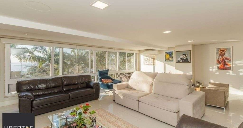 Excelente casa de 466m² com 03 suítes e 4 vagas de garagem.