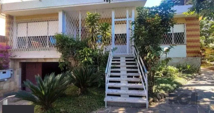 Excelente casa de 290m² com 4 dormitórios e 4 vagas