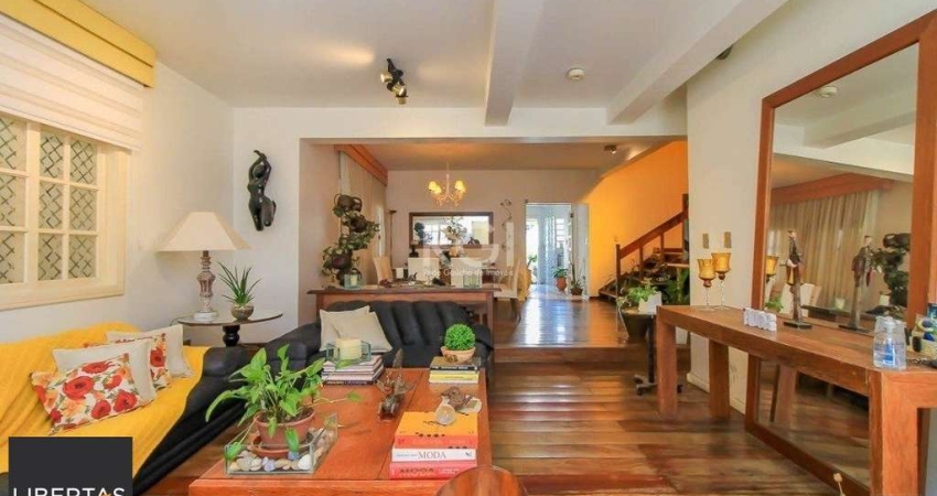 casa Living para 3 ambientes com lavabo, cozinha com pia e armários planejados