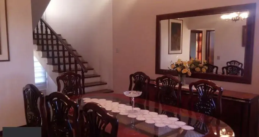 Casa para Venda - 320m², 4 dormitórios, sendo 2 suites, 5 vagas - Santo Antonio