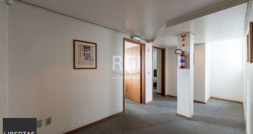 Depósito/Pavilhão para Venda - 2203.33m², 0 dormitórios, 30 vagas - São João