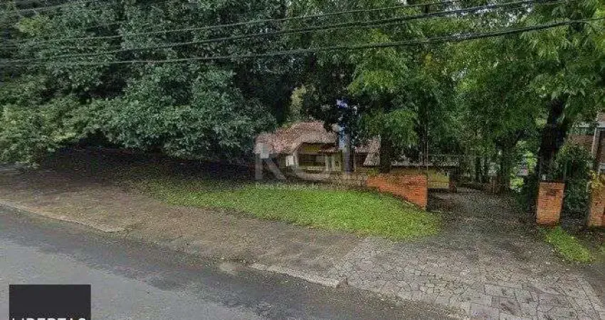 Casa para Venda - 450m², 5 dormitórios, sendo 1 suites, Glória