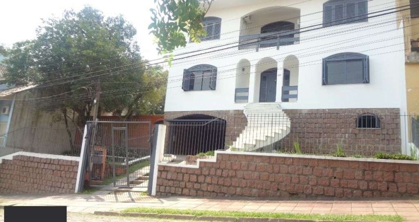 Casa para Venda - 365m², 4 dormitórios, sendo 2 suites, 6 vagas - Nonoai