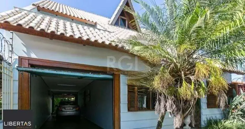 Casa para Venda - 336m², 4 dormitórios, sendo 1 suites, 2 vagas - Camaquã