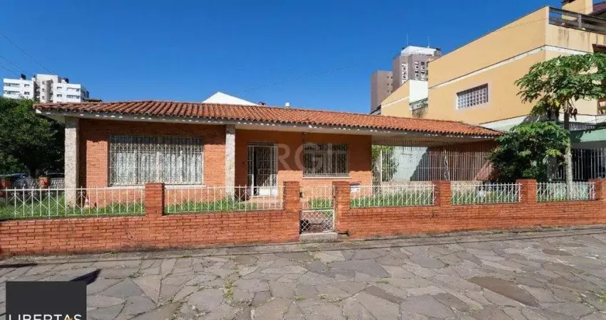 Casa para Venda - 522.36m², 4 dormitórios, 3 vagas - Menino Deus