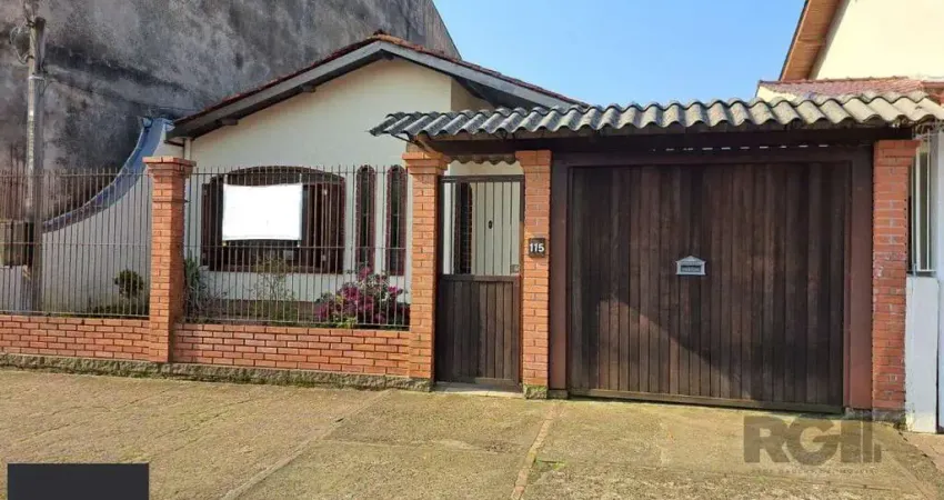 Casa 3 dormitórios, 1 suíte, vagas de garagem, Bairro Vila Marcia
