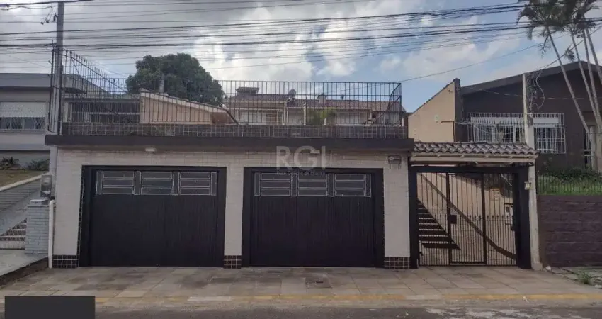 Casa sobrado mobiliado, 4 dormitórios, 1 suíte, 4 vagas de garagem, Bairro Bom Principio