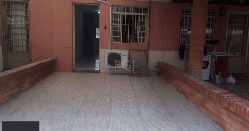 Casa com 2 quartos à venda na Avenida João Antônio Silveira, 885, Restinga, Porto Alegre