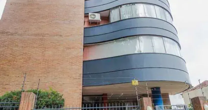 Cobertura de 3 quartos, 2 suítes e 2 vagas de garagem no bairro Petrópolis POA