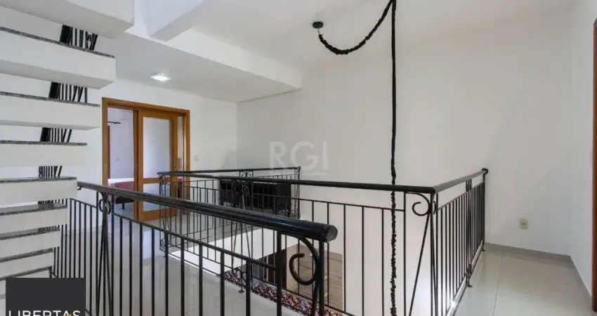Casa para Venda - 204m², 3 dormitórios, sendo 3 suites, 2 vagas - Espirito Santo