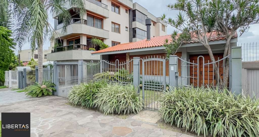 CASA CHACARA DAS PEDRAS 207 METROS , COMPLETAMENTE REFORMADA