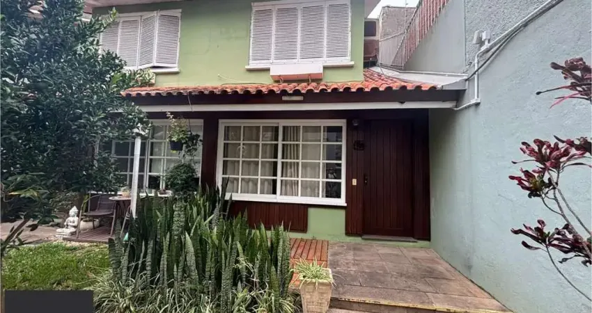 Casa estilo sobrado 2 dormitórios