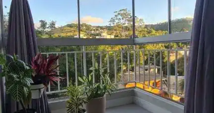 Apartamento semimobiliado com 3 dormitórios, sendo 1 suíte, 1 vaga. Condomínio com infra completa no bairro Teresópolis, em  Porto Alegre, RS