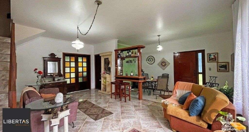 Casa com 3 dormitórios no bairro Jardim Itu, Porto Alegre
