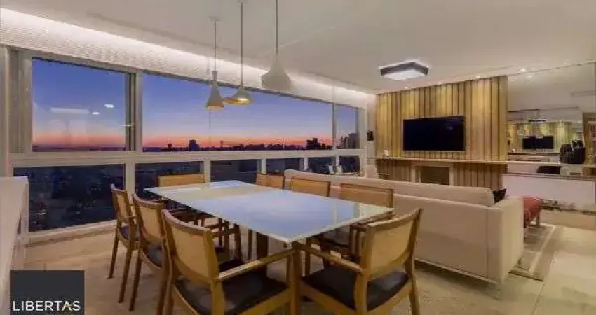 Vende-se amplo apartamento com 3 suítes, 126m² e 2 vagas - Petrópolis