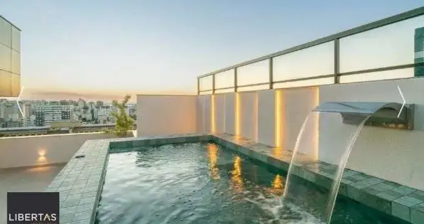 Vende-se luxuosa cobertura com 270m²- 3 suítes, 3 vagas e piscina no Auxiliadora