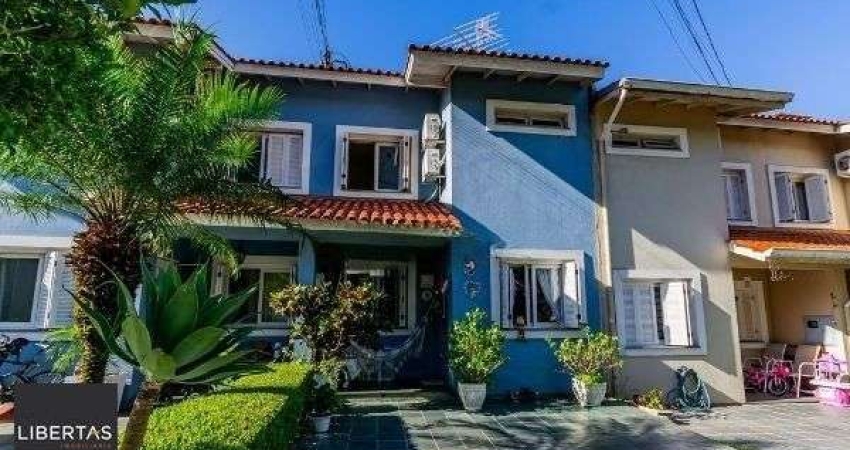 Casa sobrado em condomínio fechado na Vila Nova de 3 dormitórios e 2 vagas