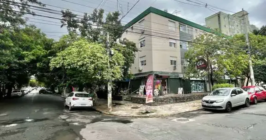 Apto de 01 dorm no Passo da Areia, sala, cozinha, banheiro e área.