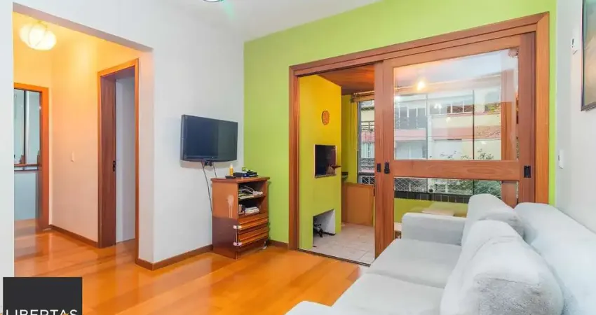 Vende-se apartamento com 2 quartos, 1 vaga e sacada com churrasqueira - Bela Vista
