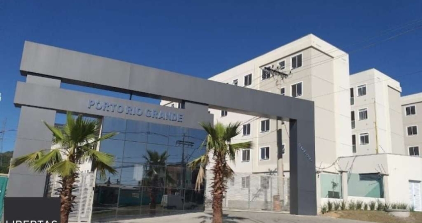 Apartamento de 2 dormitórios em condomínio com infra completa.