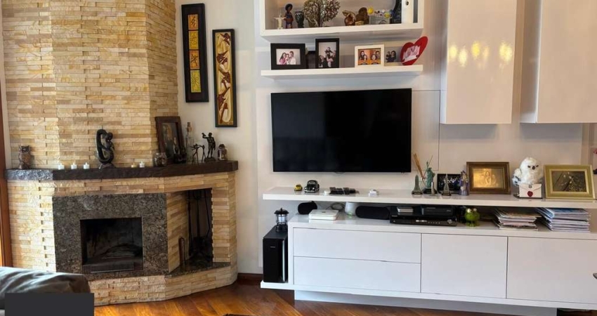 Excelente apartamento 3 dormitórios sendo 01 suíte, Sacada e com Òtima Posição Solar