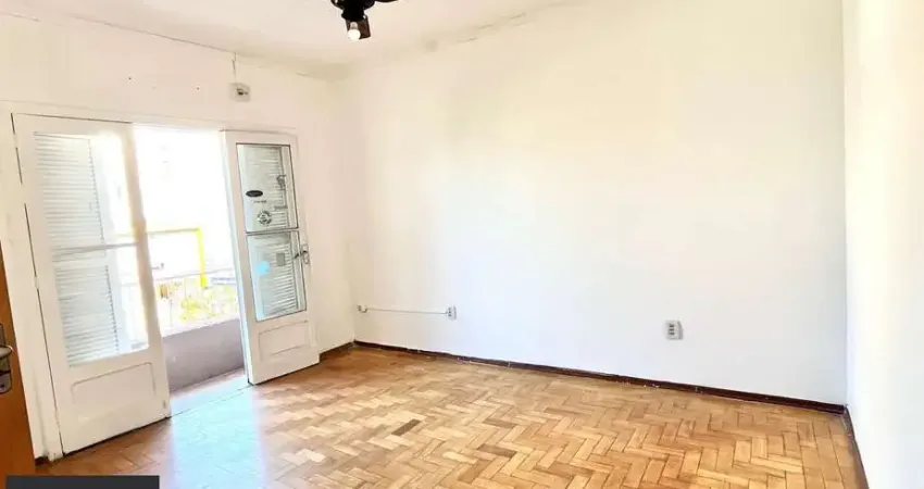Apartamento 2 Dormitórios com Sacada e Pátio - Excelente Localização