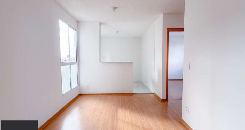 Apartamento com 02 quartos e 01 vaga escriturada, no Morro Santana