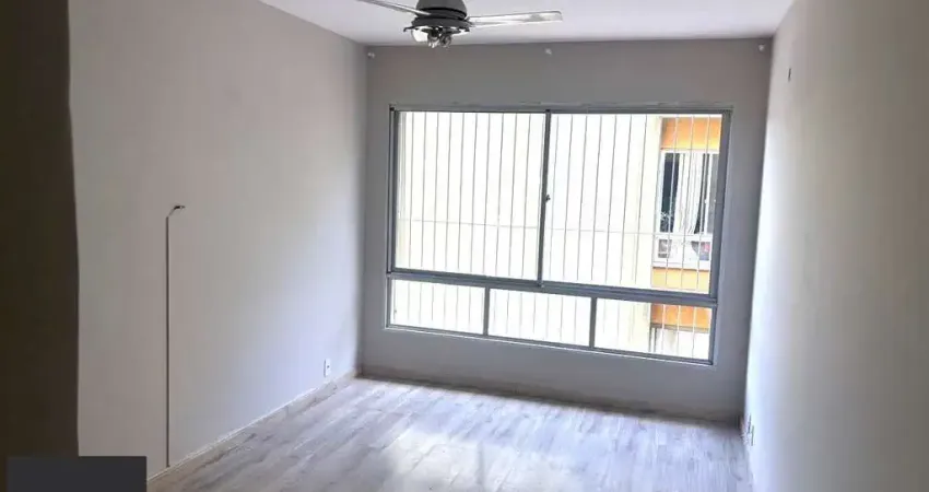Apartamento no Cristal de 2 dormitórios, dependência e vaga