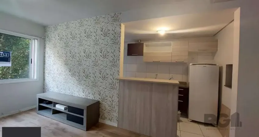 Apartamento com 2 quartos, semimobiliado à venda