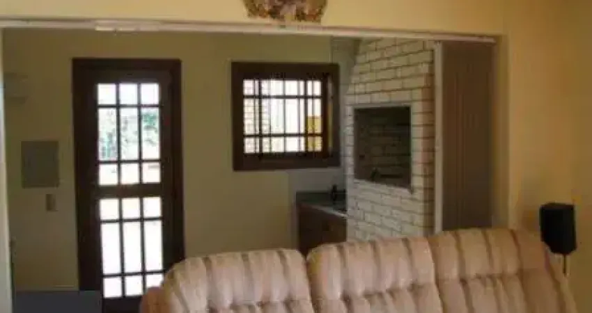 Casa para Venda - 369m², 3 dormitórios, sendo 2 suites, 2 vagas - Cavalhada