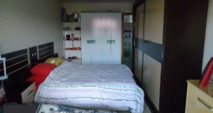 Casa para Venda - 220m², 3 dormitórios, sendo 1 suites, 2 vagas - Hípica