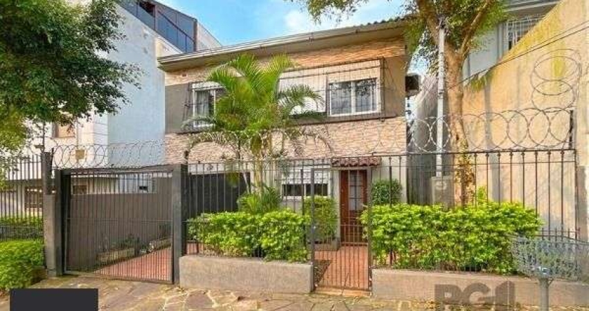 Casa para Venda - 240m², 4 dormitórios, 3 vagas - Nonoai