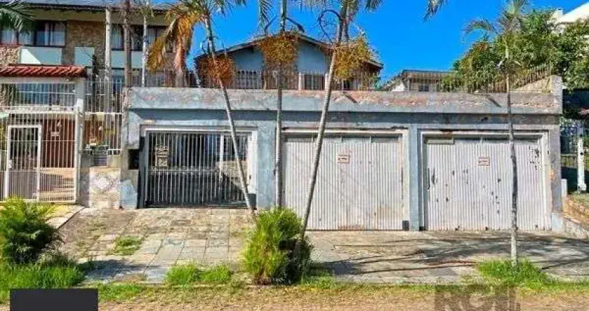Casa em Porto Alegre, no bairro Tristeza, com 4 dormitório(s), à venda.