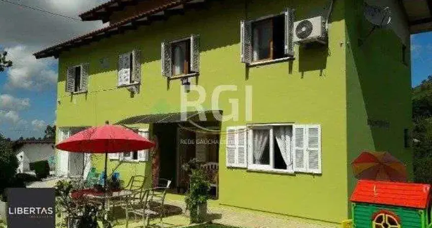 Sítio para Venda - 246m², 3 dormitórios, sendo 2 suites, 6 vagas - Vila Nova